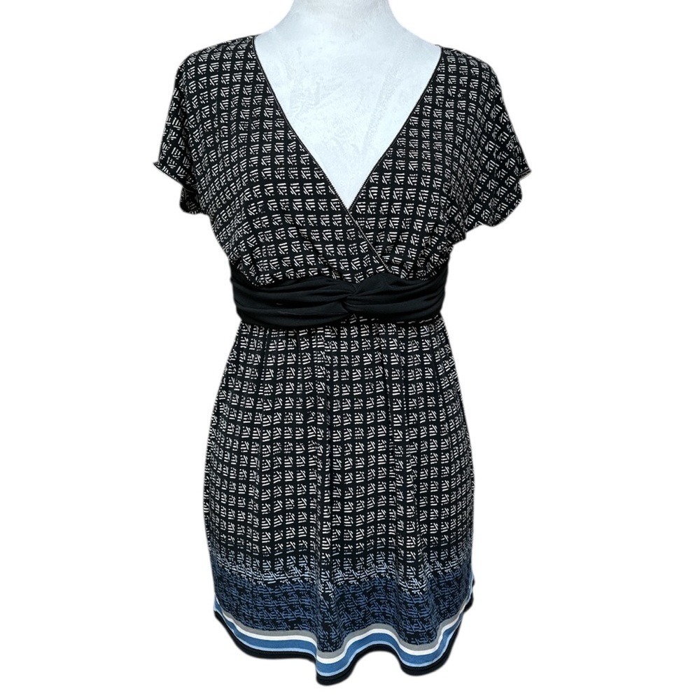 Max Studio Geometric Print Wrap Style Front Baby Doll Top V Neck m